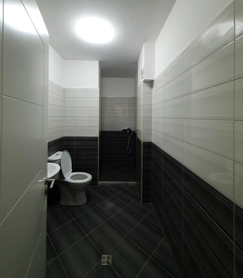 Low Cost Banesa Kosovare Shëngjin Buitenkant foto