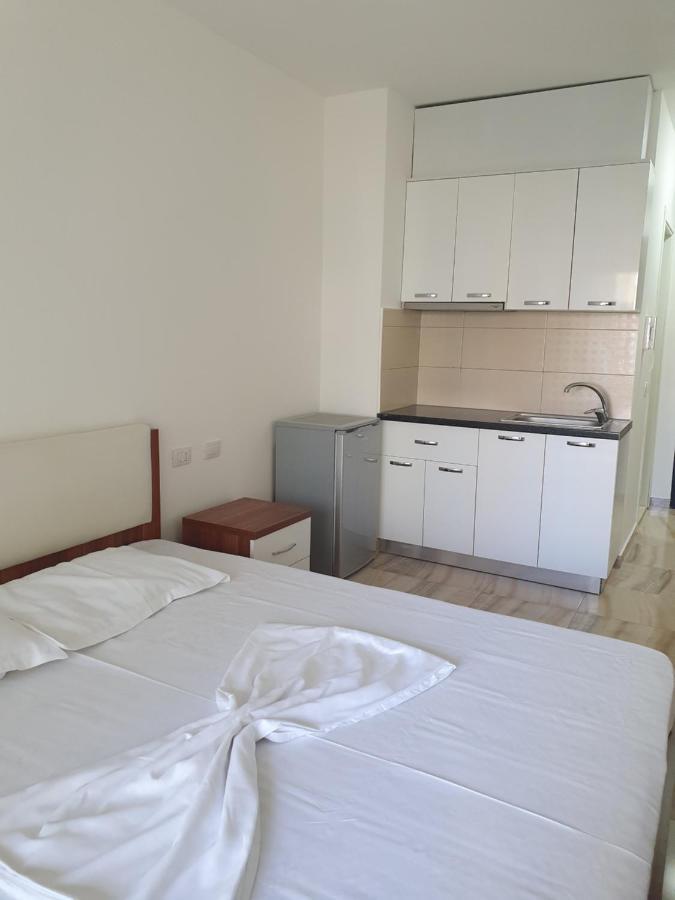 Low Cost Banesa Kosovare Shëngjin Buitenkant foto