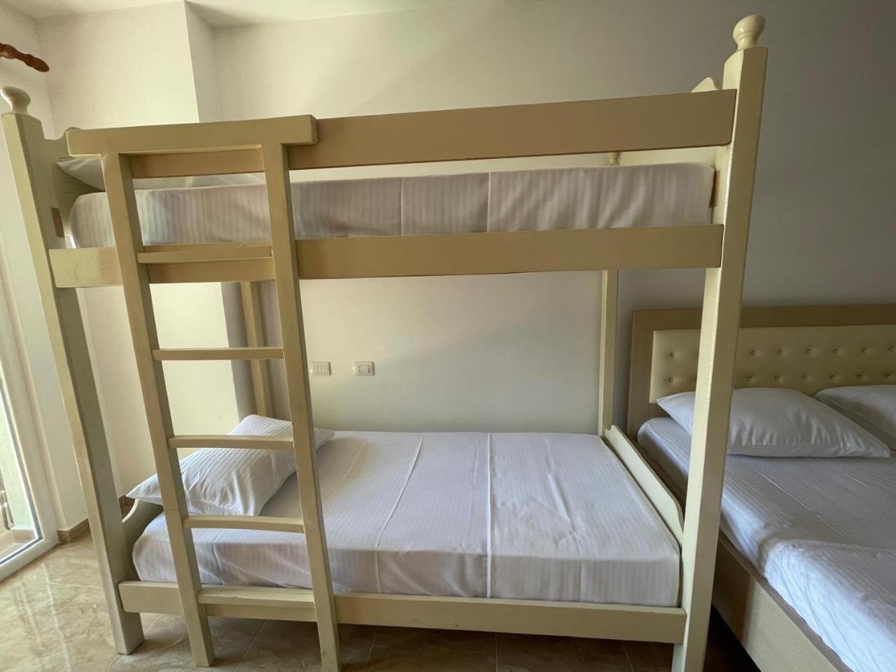 Low Cost Banesa Kosovare Shëngjin Buitenkant foto